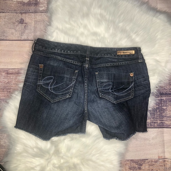 Express Frayed Shorts - Dark Wash - Picture 2 of 4